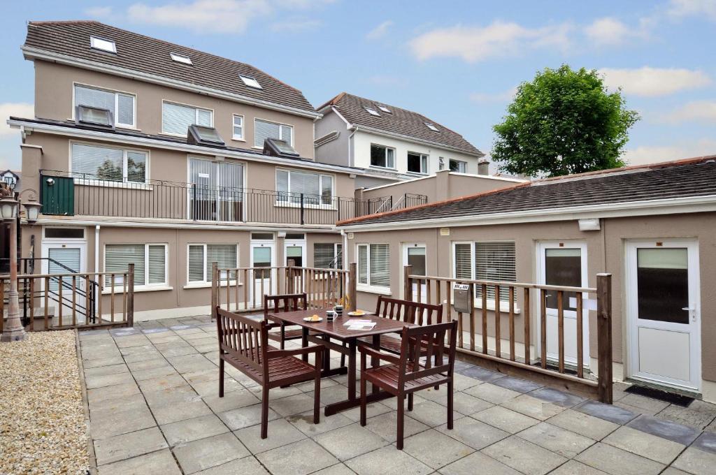 Amber Lodge Budget Accommodation กัลเวย์ ภายนอก รูปภาพ