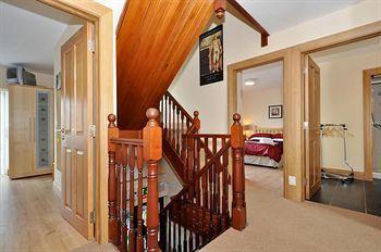 Amber Lodge Budget Accommodation กัลเวย์ ภายนอก รูปภาพ