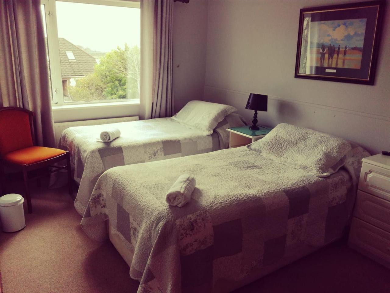 Amber Lodge Budget Accommodation กัลเวย์ ภายนอก รูปภาพ